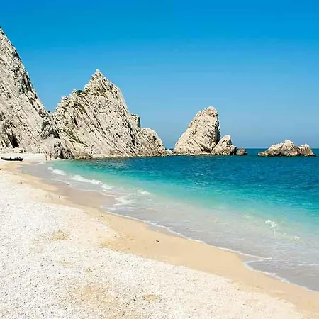 Village Costa Kamp alanı Porto Potenza Picena